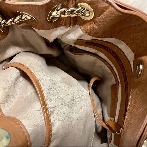 MICHAEL KORS Tote Camel
Brown Leather Bag Large With Cross Body Strap - Picture 7 of 15